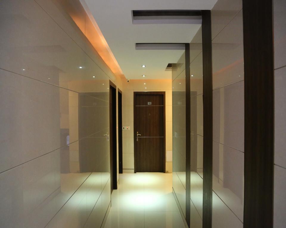 โรงแรมศรี นานัค คอนทิเนนทัล เดลี ภายนอก รูปภาพ