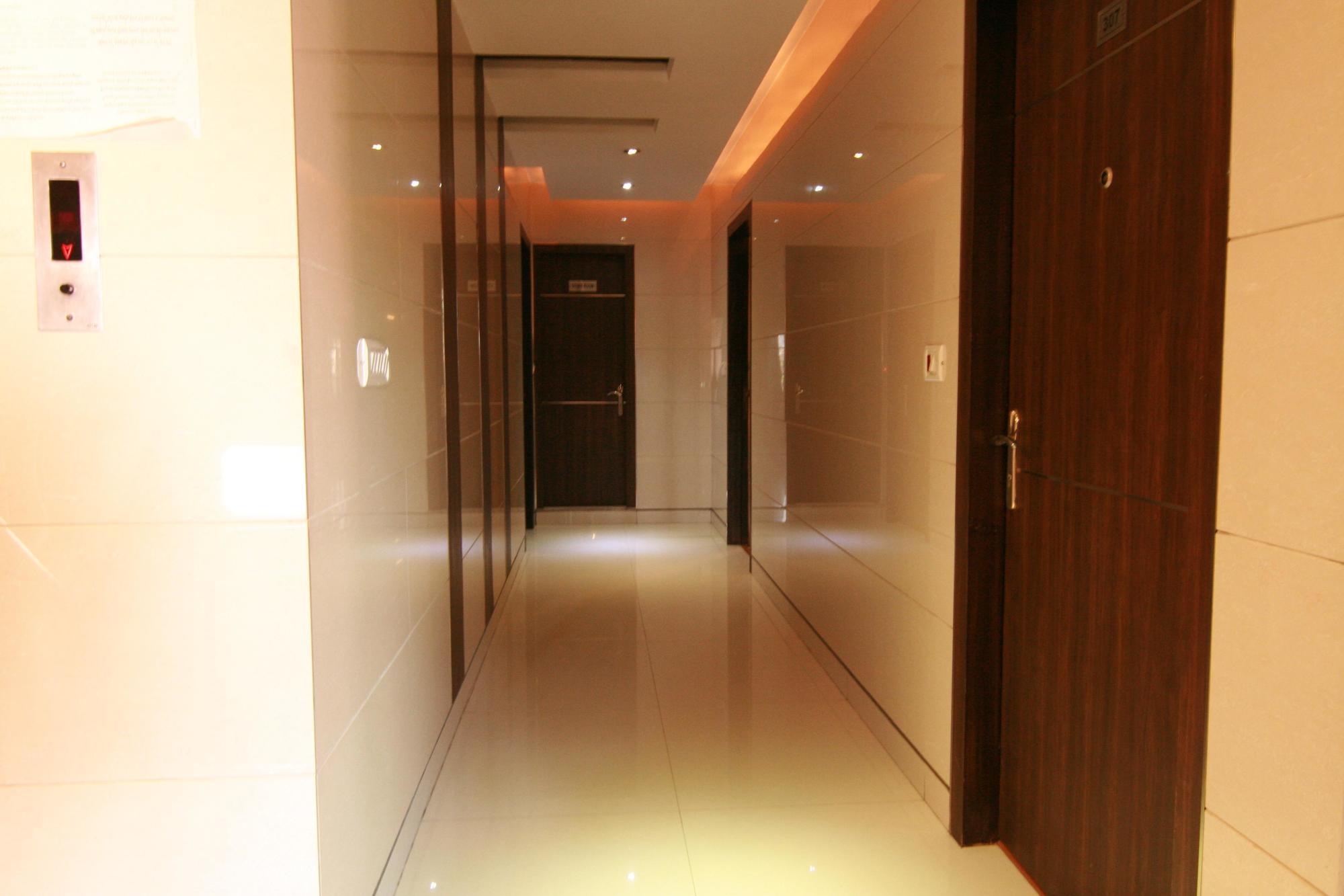 โรงแรมศรี นานัค คอนทิเนนทัล เดลี ภายใน รูปภาพ